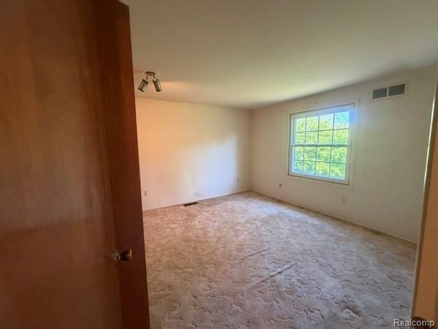 35800 Lyndon Street, Livonia, MI 48154
