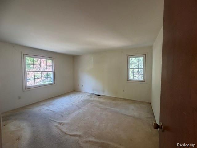 35800 Lyndon Street, Livonia, MI 48154