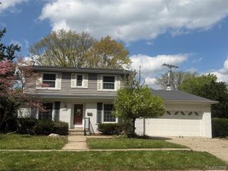 35800 Lyndon Street, Livonia, MI 48154