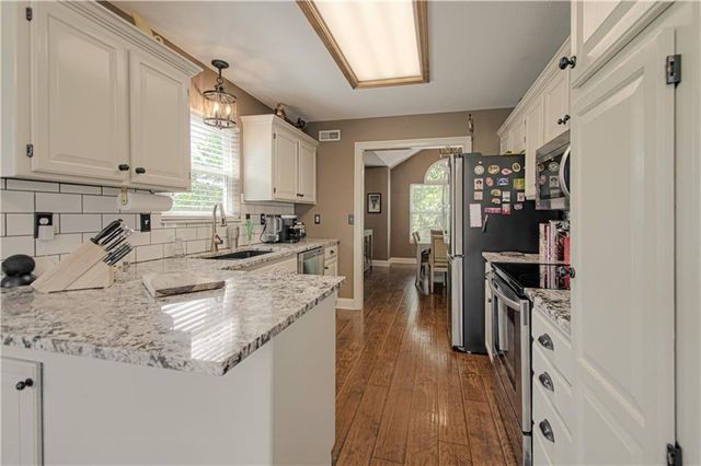 1103 Keagon Avenue, Greenwood, MO 64034