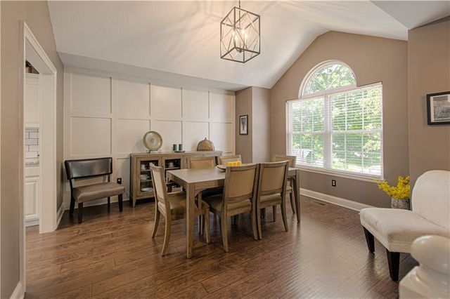 1103 Keagon Avenue, Greenwood, MO 64034