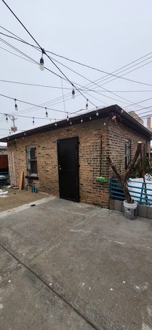 4855 W Wolfram Street, Chicago, IL 60641