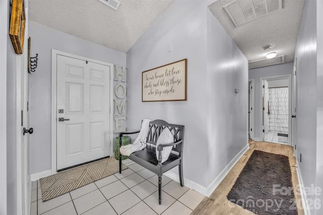 1959 8th Street SE, Hickory, NC 28602