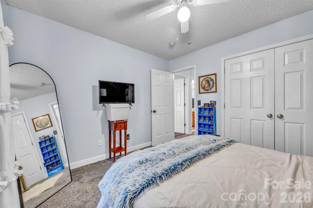 1959 8th Street SE, Hickory, NC 28602