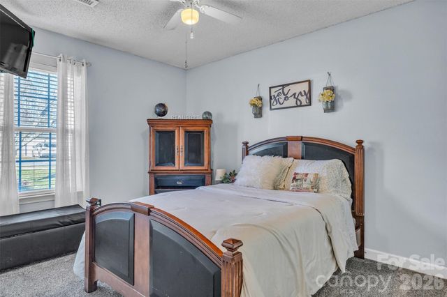 1959 8th Street SE, Hickory, NC 28602