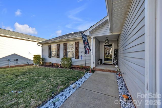 1959 8th Street SE, Hickory, NC 28602