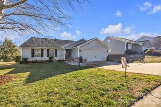 1959 8th Street SE, Hickory, NC 28602