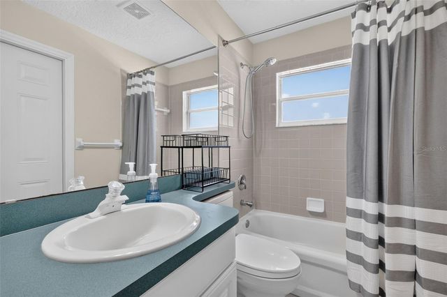 11506 LAKE DR, Leesburg, FL 34788