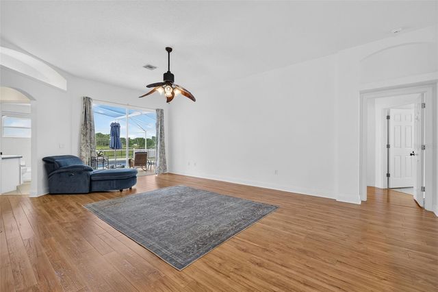 11506 LAKE DR, Leesburg, FL 34788