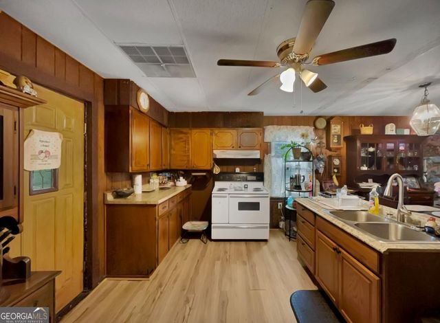 651 Jackson Street, Hartwell, GA 30643