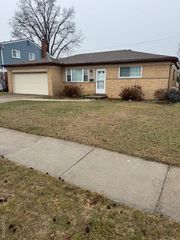 29827 Warner Avenue, Warren, MI 48092