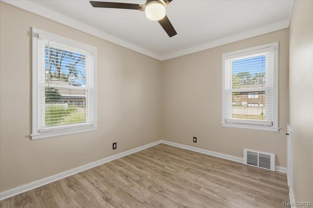 5844 Arcola Street, Garden City, MI 48135