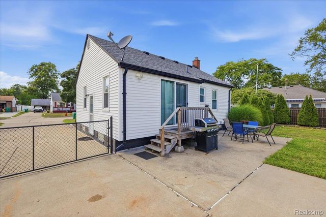 5844 Arcola Street, Garden City, MI 48135