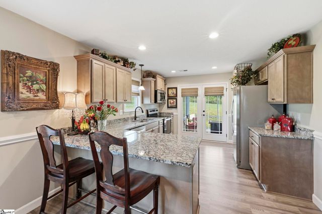 337 Dogwood Trail, Campobello, SC 29322