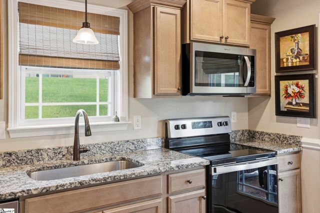 337 Dogwood Trail, Campobello, SC 29322