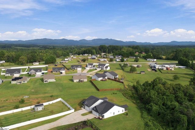 337 Dogwood Trail, Campobello, SC 29322