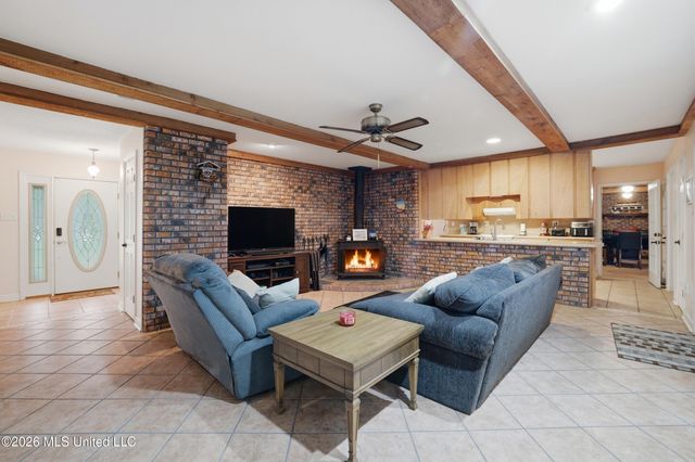 1237 Main Street, Ocean Springs, MS 39564