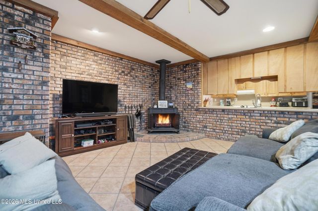 1237 Main Street, Ocean Springs, MS 39564