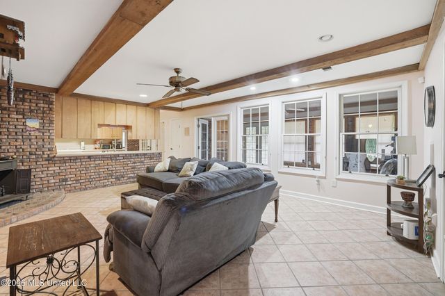 1237 Main Street, Ocean Springs, MS 39564