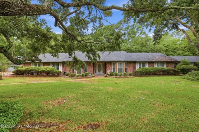 1237 Main Street, Ocean Springs, MS 39564