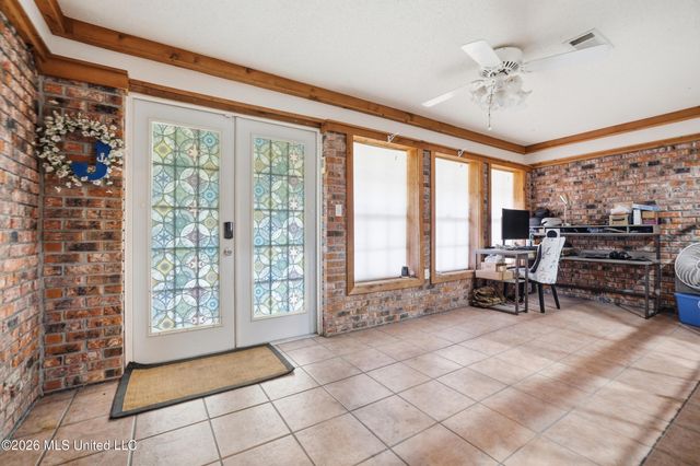 1237 Main Street, Ocean Springs, MS 39564