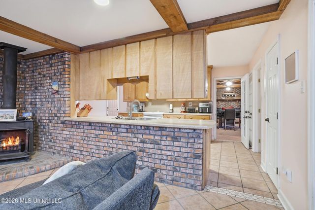1237 Main Street, Ocean Springs, MS 39564