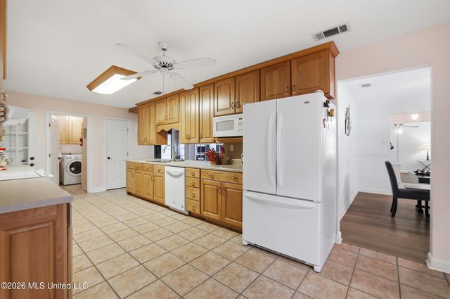 1237 Main Street, Ocean Springs, MS 39564