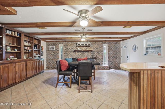 1237 Main Street, Ocean Springs, MS 39564