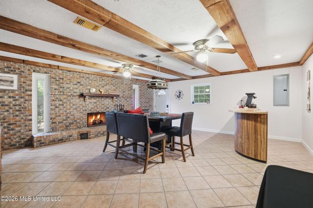 1237 Main Street, Ocean Springs, MS 39564
