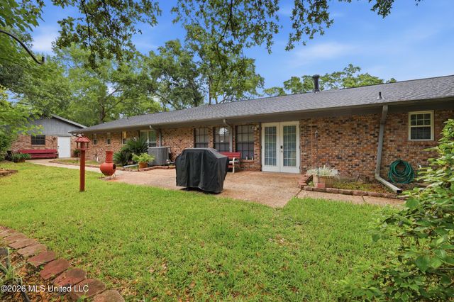 1237 Main Street, Ocean Springs, MS 39564