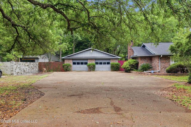 1237 Main Street, Ocean Springs, MS 39564