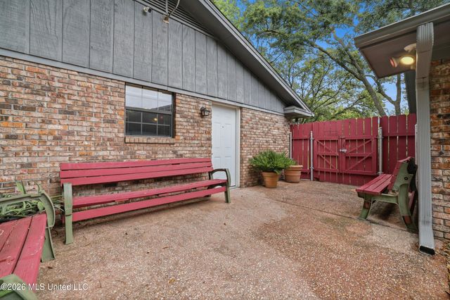 1237 Main Street, Ocean Springs, MS 39564