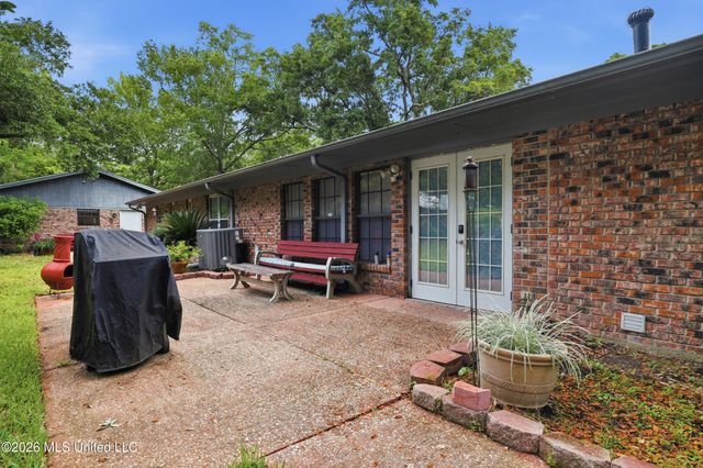 1237 Main Street, Ocean Springs, MS 39564