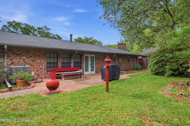 1237 Main Street, Ocean Springs, MS 39564