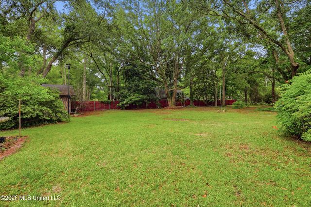 1237 Main Street, Ocean Springs, MS 39564
