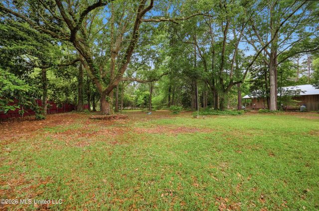 1237 Main Street, Ocean Springs, MS 39564