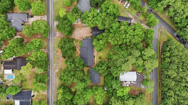 1237 Main Street, Ocean Springs, MS 39564