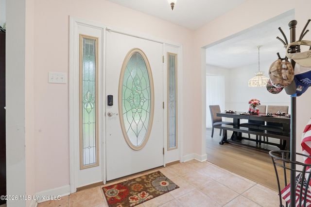 1237 Main Street, Ocean Springs, MS 39564