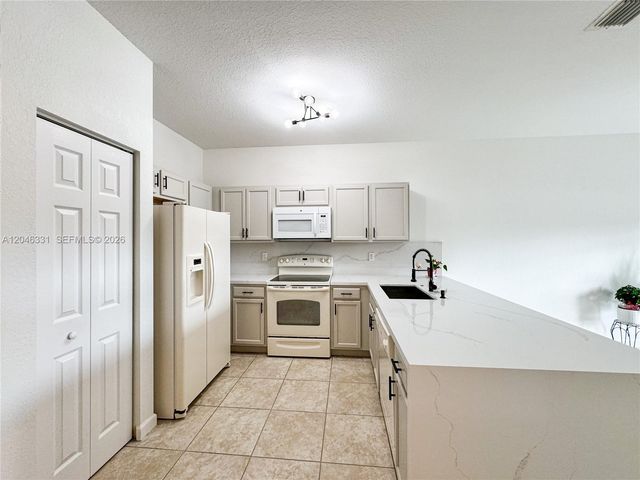 3740 NE 3rd Ct, Homestead, FL 33033