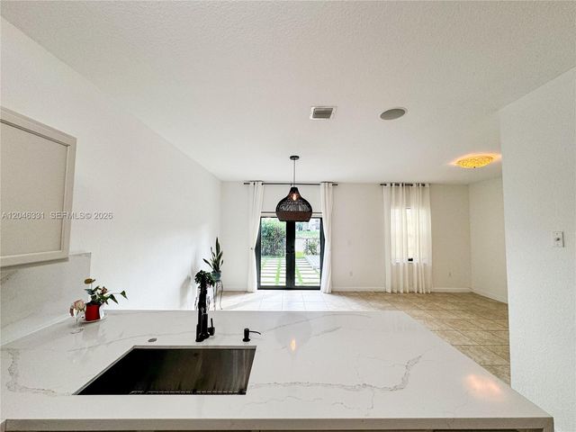 3740 NE 3rd Ct, Homestead, FL 33033