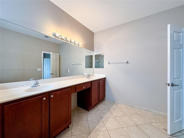 3740 NE 3rd Ct, Homestead, FL 33033