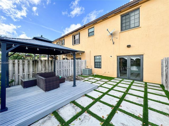 3740 NE 3rd Ct, Homestead, FL 33033