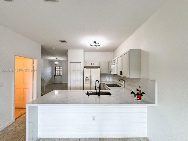 3740 NE 3rd Ct, Homestead, FL 33033