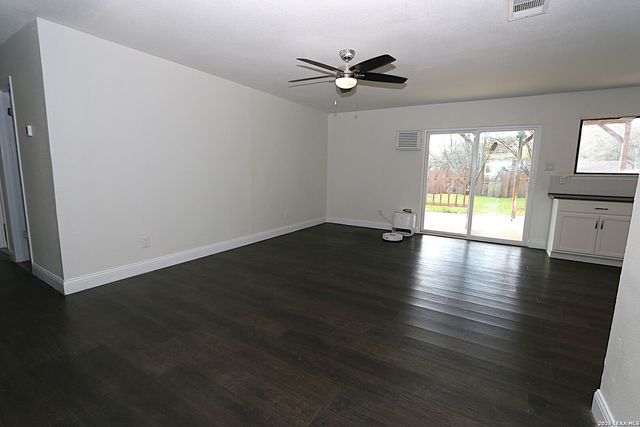 11422 Rifle Gap, San Antonio, TX 78245