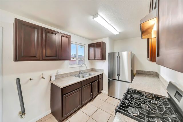 45351 Kingtree, Lancaster, CA 93534