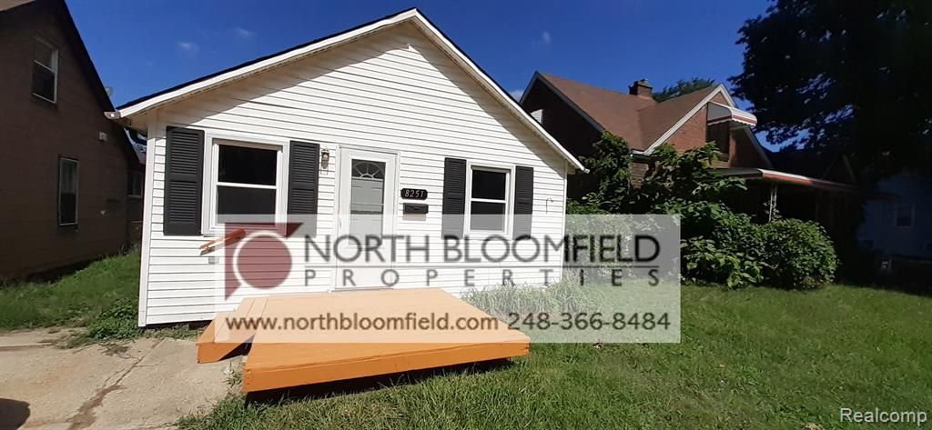 8251 Jackson Avenue, Warren, MI 48089