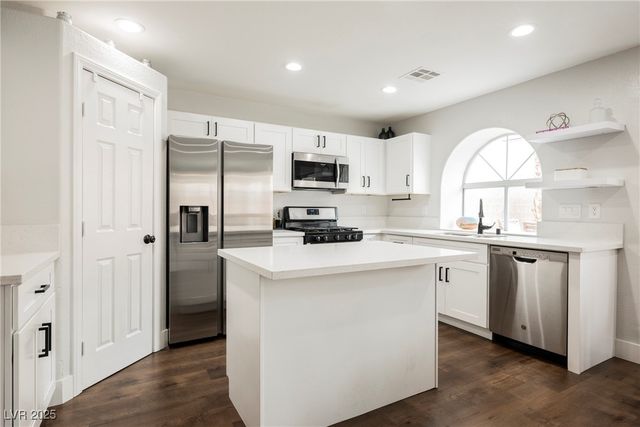 408 Colorful Rain Avenue, North Las Vegas, NV 89031