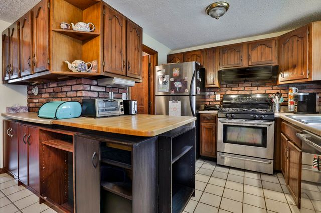 160 West Hollis Street B, Nashua, NH 03060