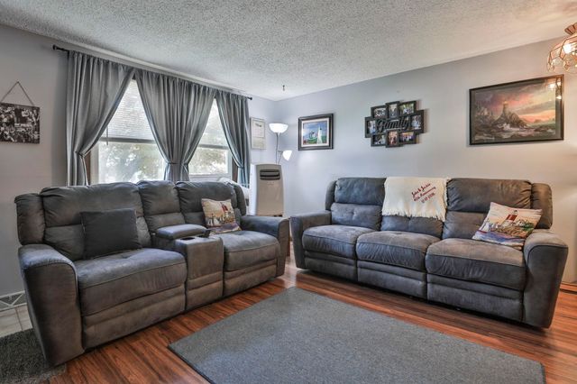 160 West Hollis Street B, Nashua, NH 03060