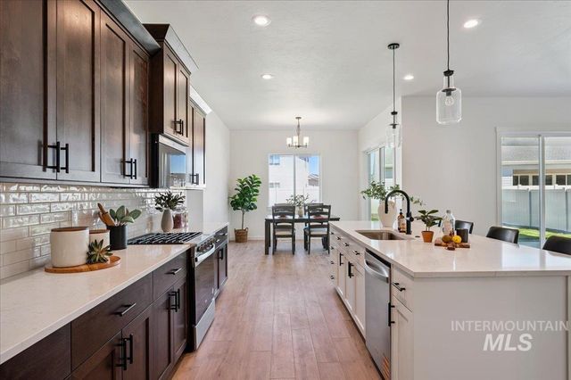 5853 W Burnt Sage Dr, Meridian, ID 83646